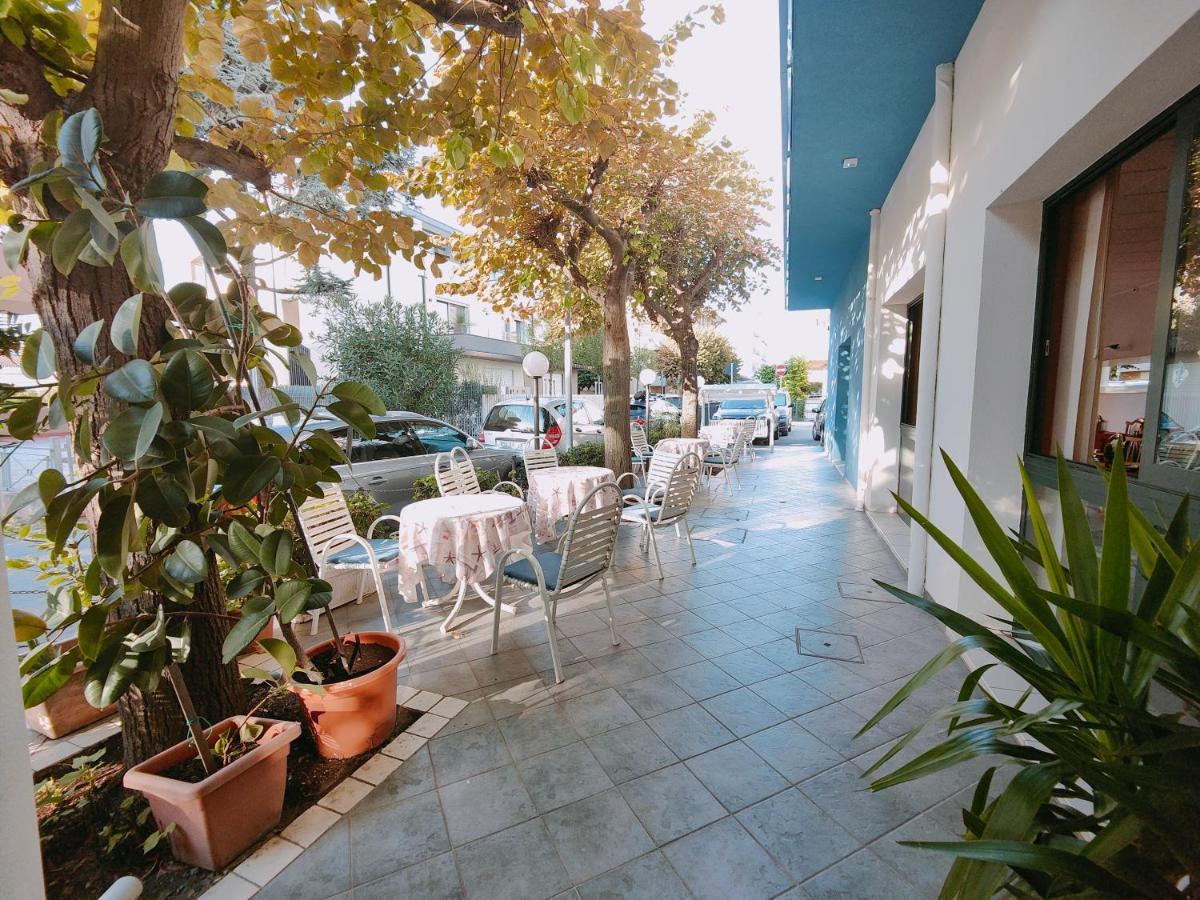 Hotel Marittimo Rímini Exterior foto