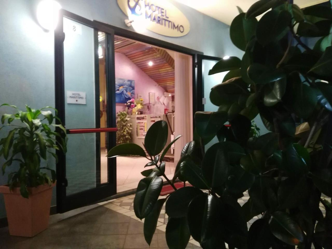 Hotel Marittimo Rímini Exterior foto
